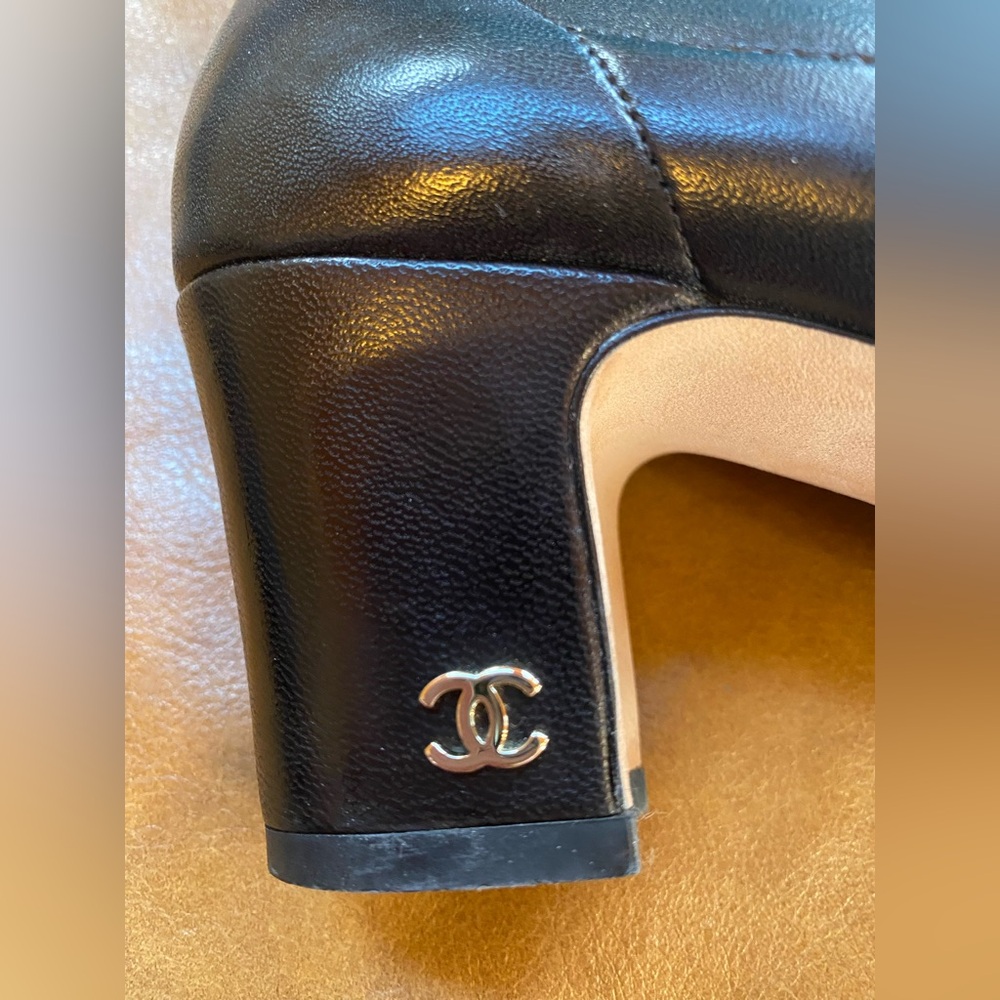 CHANEL Black Soft Lambskin Knee Heeled Boots - Picture 4 of 15